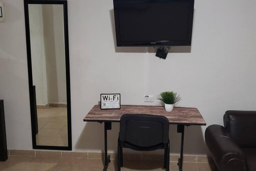 Departamento Comodo Centrico Tv Ac Wifi Cocina Parking, Letra C Ciudad Valles Eksteriør billede